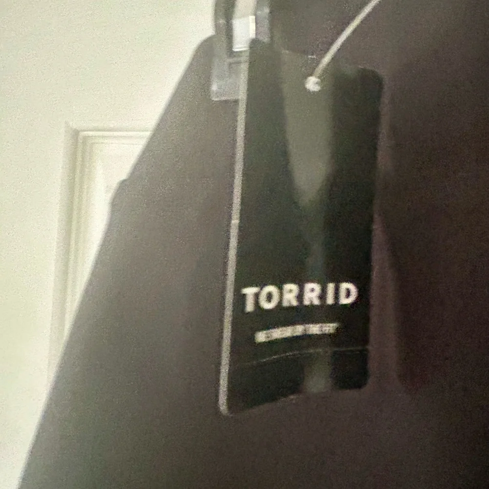 New Torrid skirt black pencil woman size 4 xlarge (26) - Picture 3 of 7